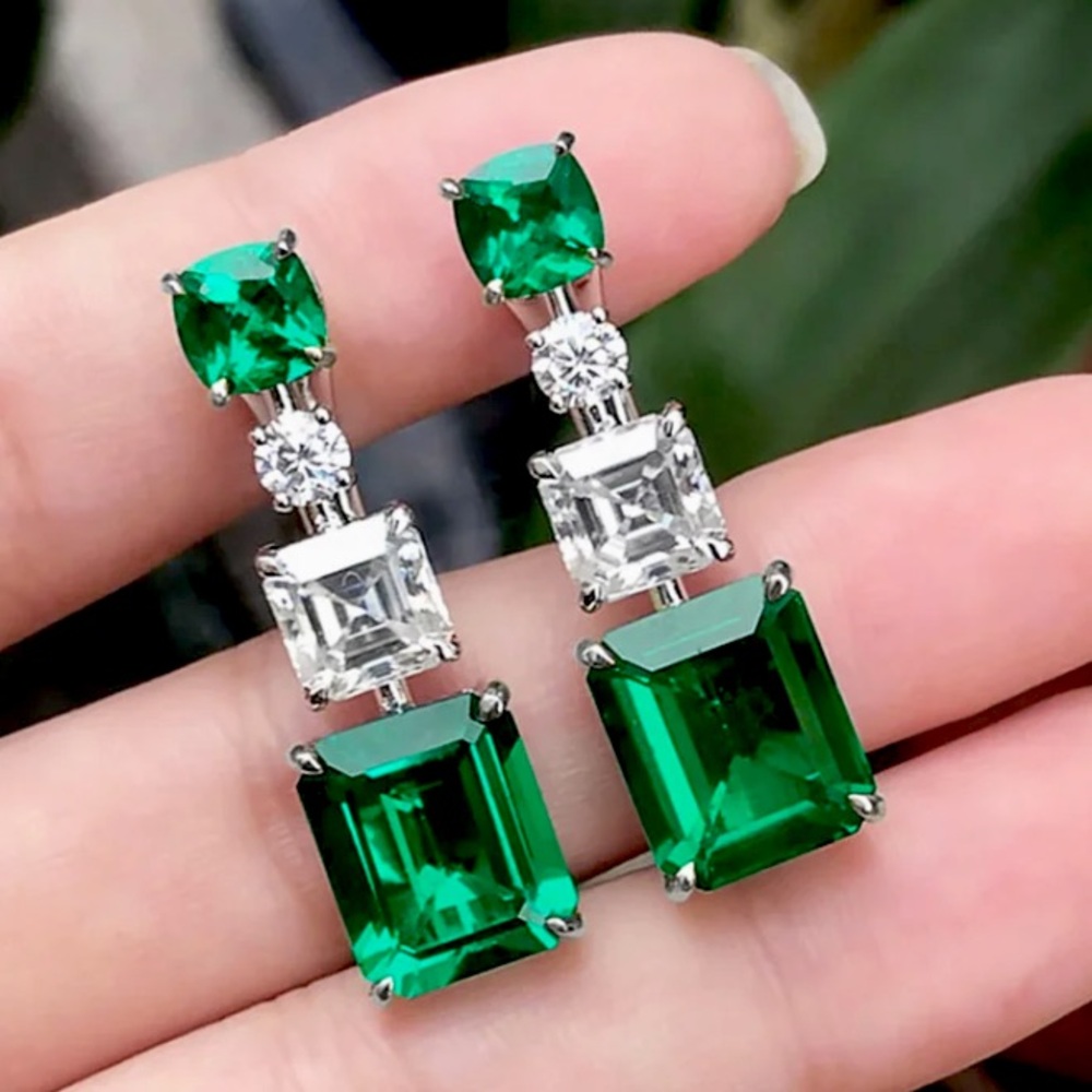 🌟 Emerald Elegant Dangle Drop Earrings